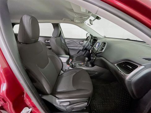 Used 2020 Jeep Cherokee Latitude w/ Cold Weather Group image 30