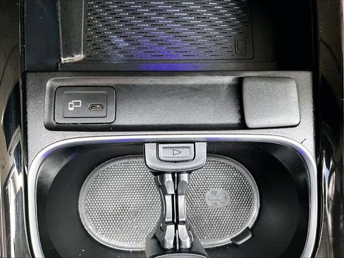 Used 2022 Mercedes-Benz GLB 250 4MATIC image 27