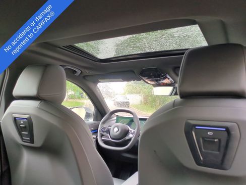 Used 2025 BMW 530i xDrive w/ Premium Package image 24