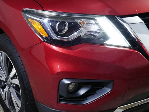 Used 2017 Nissan Pathfinder SV w/ Trailer Tow Package AWD/4WD image 16