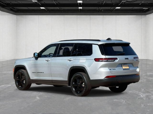 Used 2023 Jeep Grand Cherokee L Laredo AWD/4WD image 3
