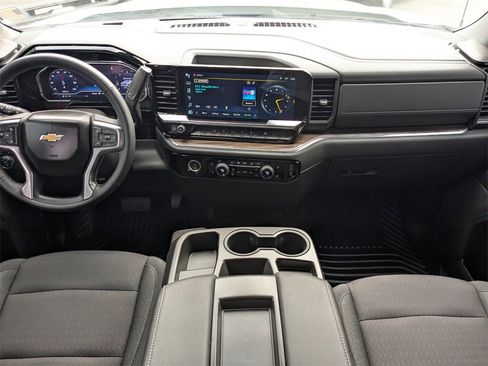 Used 2024 Chevrolet Silverado 1500 LT image 14