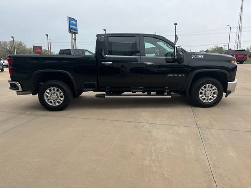 Used 2022 Chevrolet Silverado 2500 LTZ w/ LTZ Convenience Package image 6
