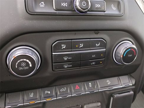 Used 2025 Chevrolet Silverado 2500 Custom w/ Custom Value Package image 27