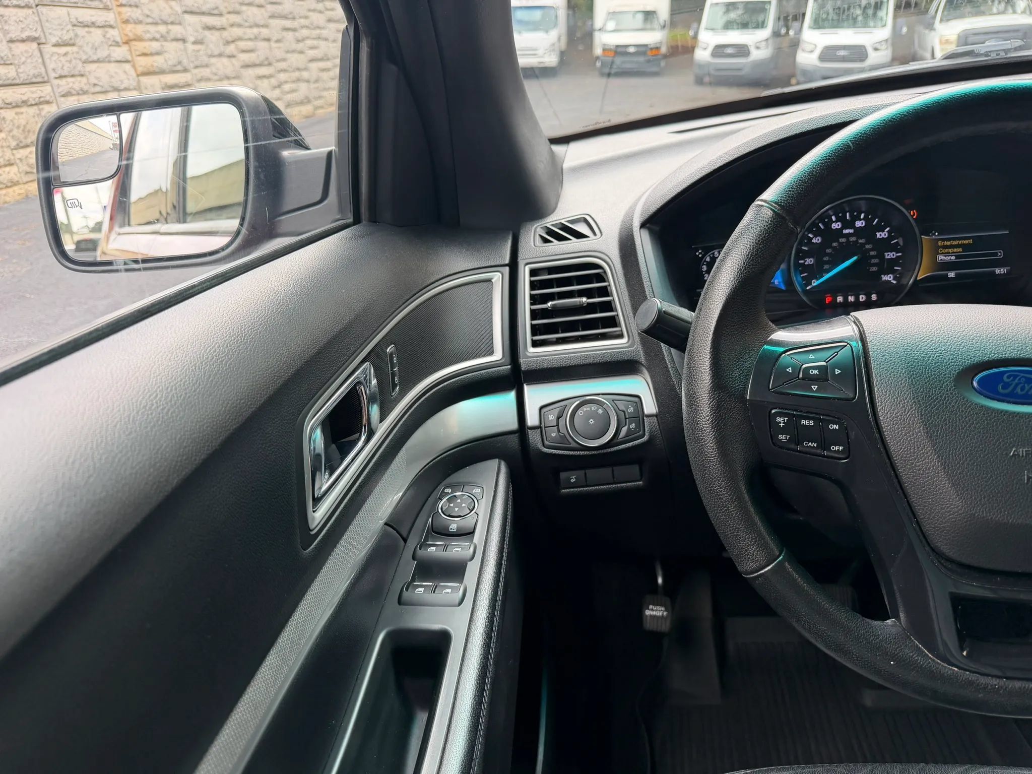 Used 2017 Ford Explorer XLT w/ Equipment Group 202A FWD image 17