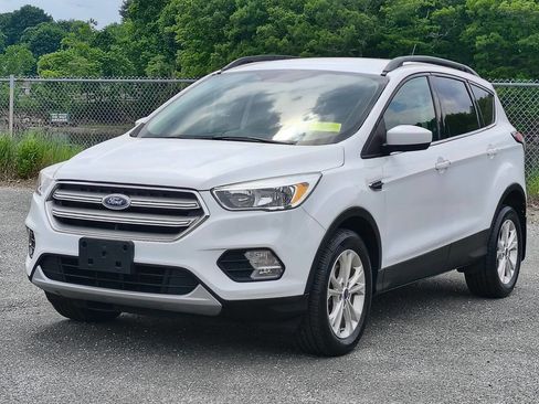 Used 2018 Ford Escape SE AWD/4WD image 3