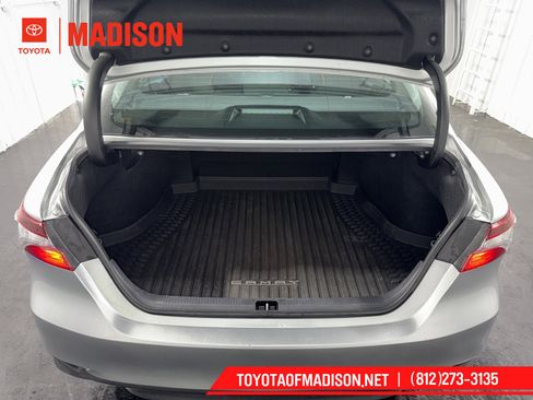 Used 2024 Toyota Camry LE image 28