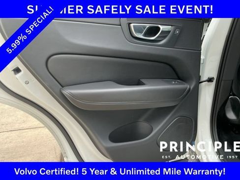 Certified 2023 Volvo XC60 B5 Core FWD image 32