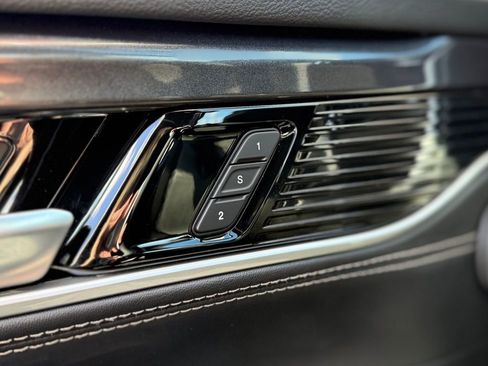 Used 2024 Jeep Wagoneer L Series II w/ Flexible Seating Group image 22