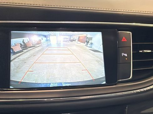 Used 2019 Buick Enclave Essence AWD/4WD image 35