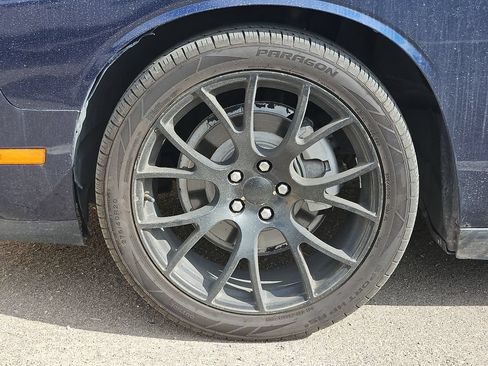 Used 2014 Dodge Challenger SXT RWD image 4