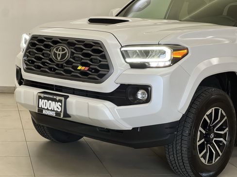 Used 2023 Toyota Tacoma TRD Sport w/ Technology Package image 27