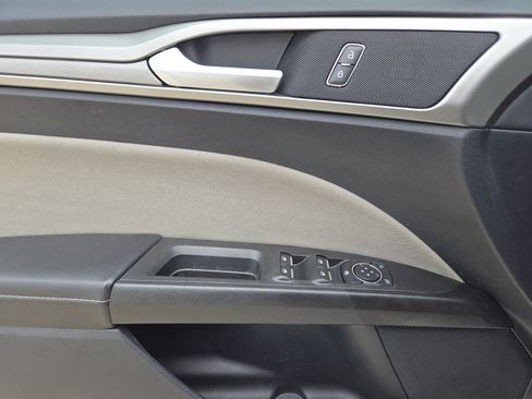 Used 2019 Ford Fusion S FWD image 21