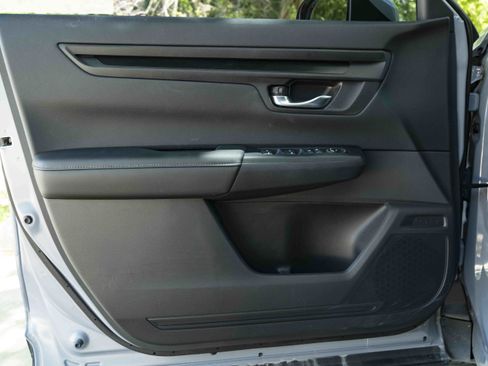 Used 2025 Honda CR-V LX image 35