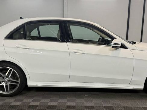 Used 2014 Mercedes-Benz E 350 4MATIC Sedan image 2