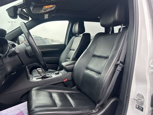 Certified 2021 Jeep Grand Cherokee Limited w/ Premium Lighting Group image 10