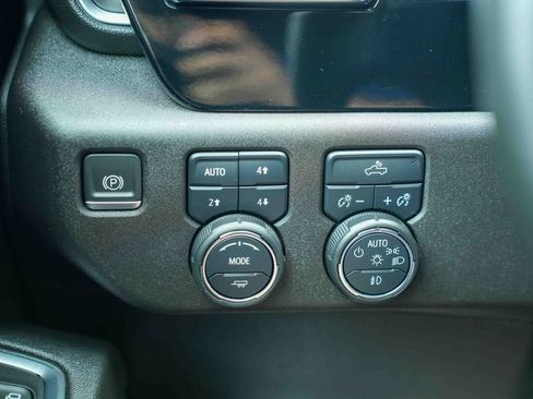 Used 2024 Chevrolet Silverado 1500 RST w/ Z71 Off-Road Package AWD/4WD image 27
