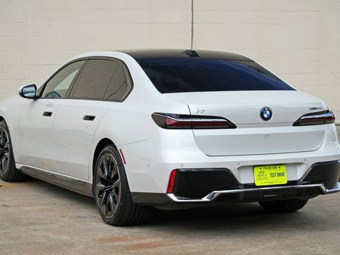 Used 2023 BMW i7 xDrive60 w/ Executive Package 2 AWD/4WD image 62