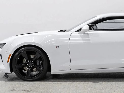 Used 2018 Chevrolet Camaro SS RWD image 14