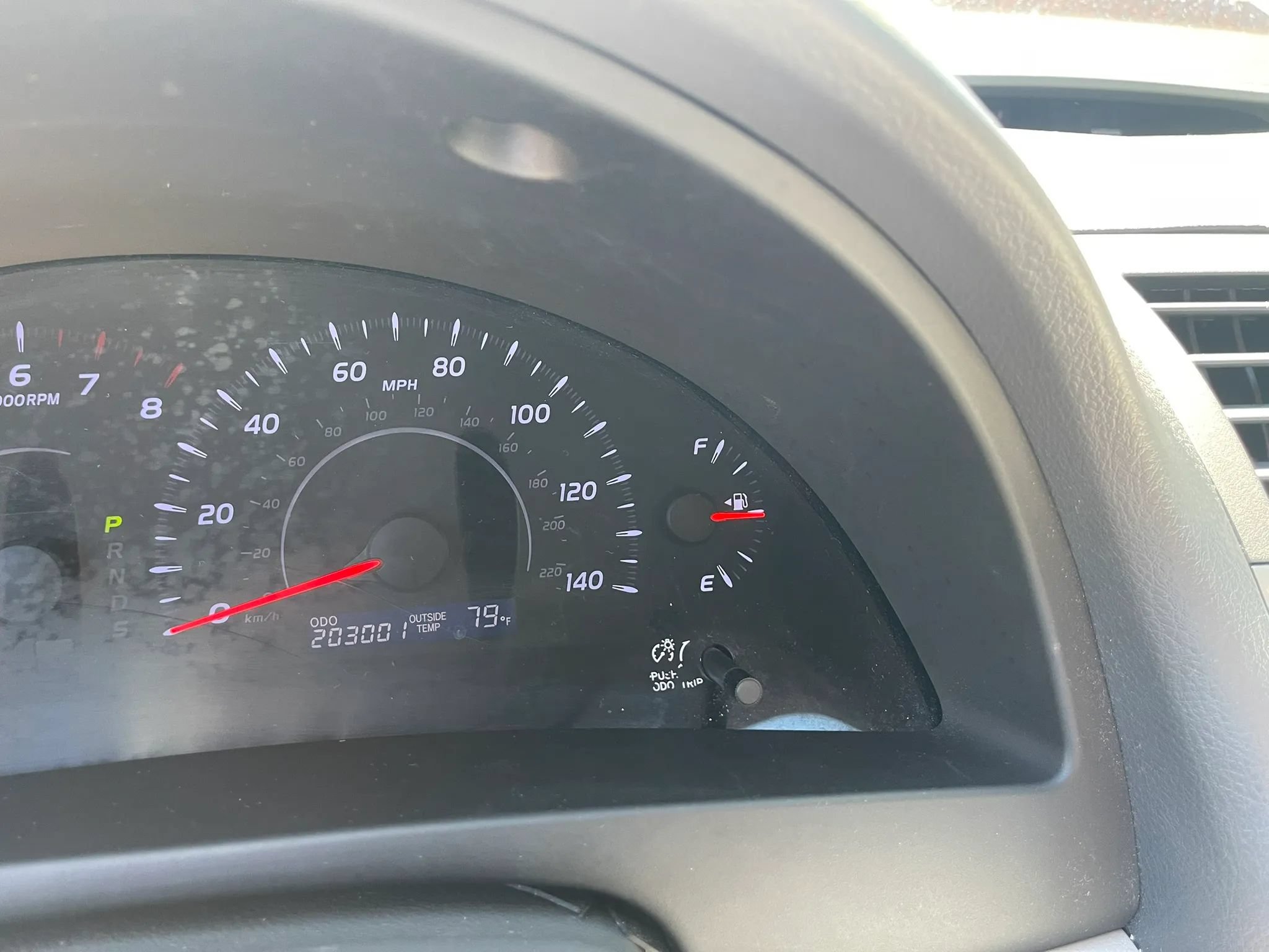 Used 2010 Toyota Camry LE FWD image 17