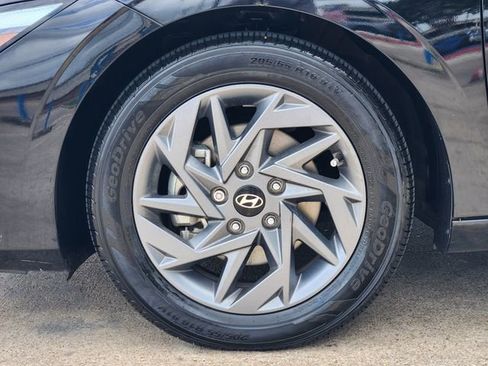 Used 2024 Hyundai Elantra SEL FWD image 10