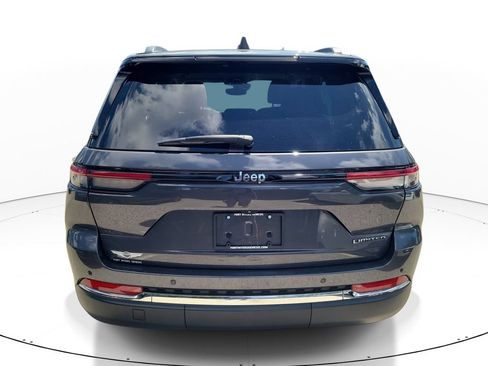 Used 2022 Jeep Grand Cherokee Limited RWD image 3