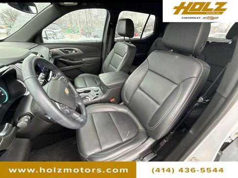 Used 2023 Chevrolet Traverse LT image 20