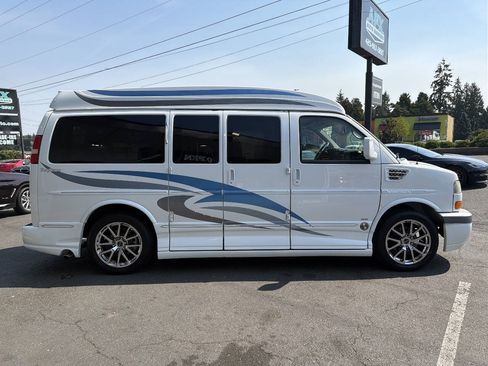Used 2014 GMC Savana 1500 AWD image 11