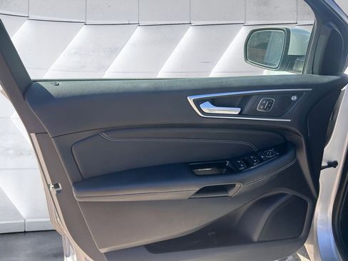 Used 2019 Ford Edge Titanium w/ Equipment Group 301A image 12