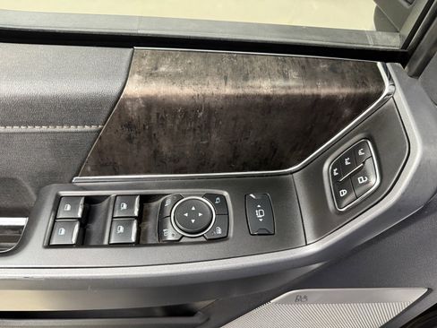 Used 2023 Ford F350 Lariat w/ Sport Appearance Package image 12