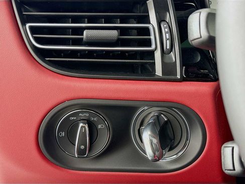 New 2026 Porsche Macan GTS image 14