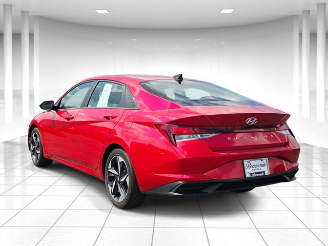 Used 2023 Hyundai Elantra SEL w/ Convenience Package FWD image 3