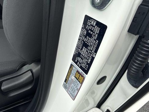 Used 2025 Kia Niro LX FWD image 19