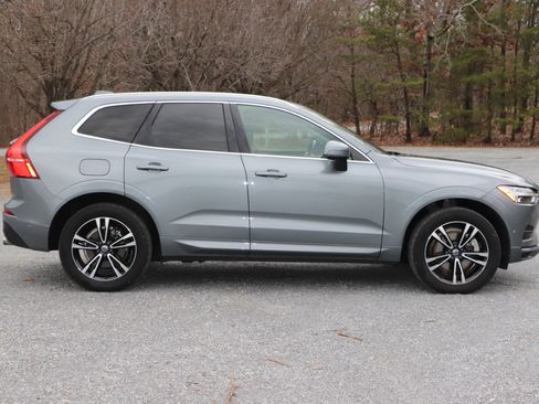 Used 2019 Volvo XC60 T6 Momentum w/ Premium Package image 2