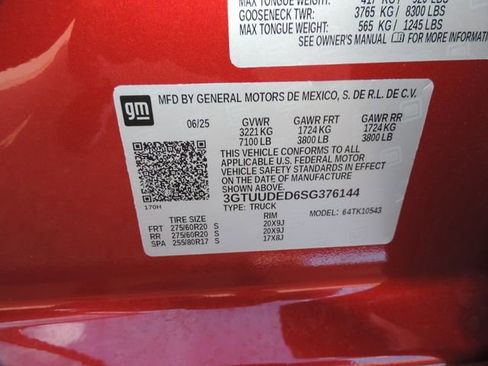 Used 2025 GMC Sierra 1500 SLT w/ SLT Premium Plus Package image 21