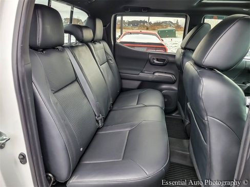 Used 2023 Toyota Tacoma TRD Off-Road w/ TRD Premium Off Road Package image 30