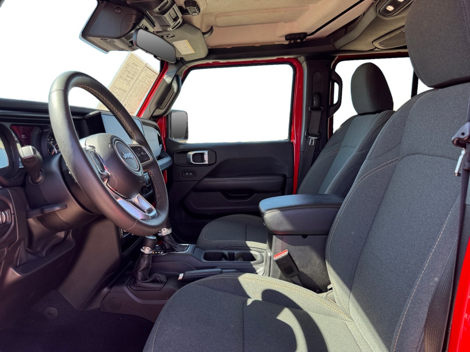 Used 2025 Jeep Wrangler Unlimited Sahara AWD/4WD image 10