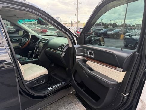Used 2016 Ford Explorer Platinum AWD/4WD image 11