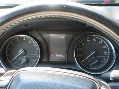 Used 2023 Toyota Camry SE FWD image 18