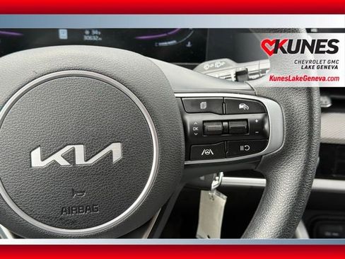 Used 2025 Kia Sportage LX image 33