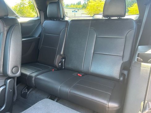 Used 2023 Chevrolet Traverse High Country image 34