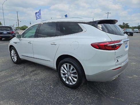 Used 2020 Buick Enclave Essence FWD image 4