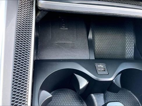 Used 2023 BMW X6 xDrive40i w/ M Sport Package image 32