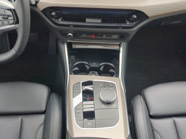 Used 2025 BMW 330i xDrive Sedan AWD/4WD image 20