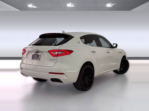 Used 2019 Maserati Levante image 8