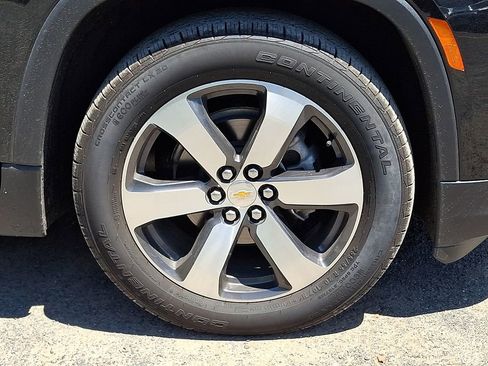 Used 2023 Chevrolet Traverse LT w/ LT Premium Package AWD/4WD image 34