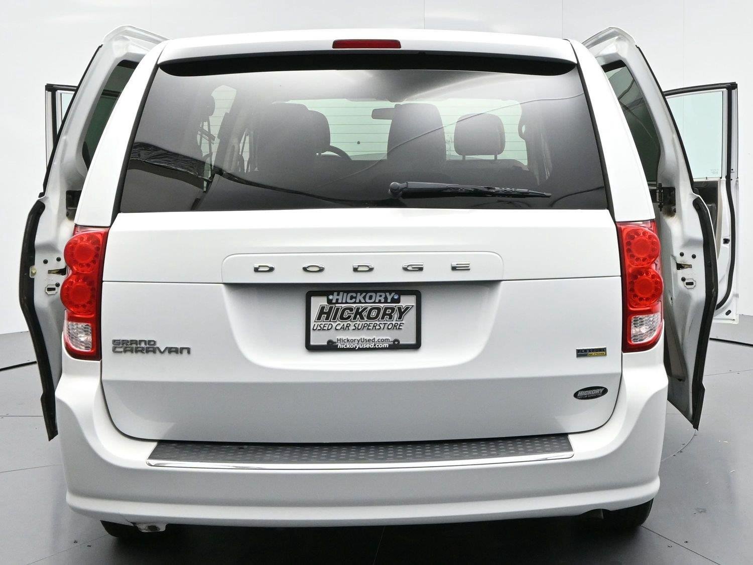 Used 2017 Dodge Grand Caravan SE FWD image 33