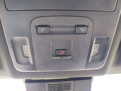 Used 2025 Toyota Camry SE FWD image 40
