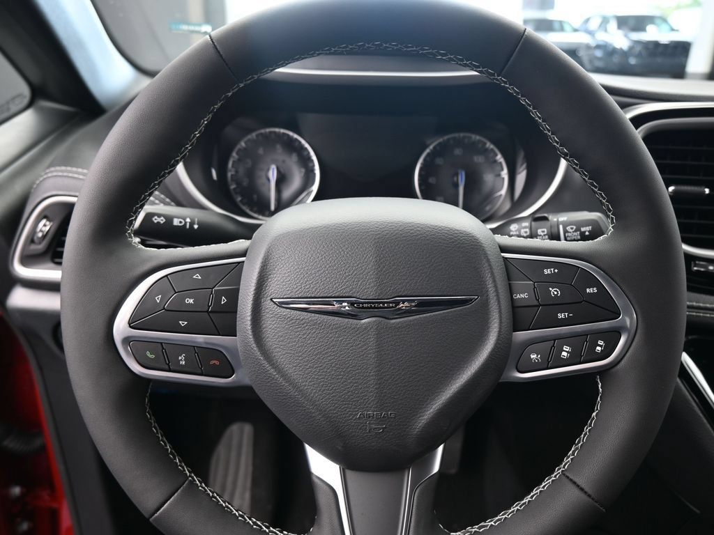 New 2026 Chrysler Pacifica Select FWD image 15
