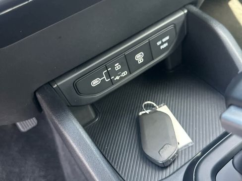 Used 2025 Kia K4 FWD image 17